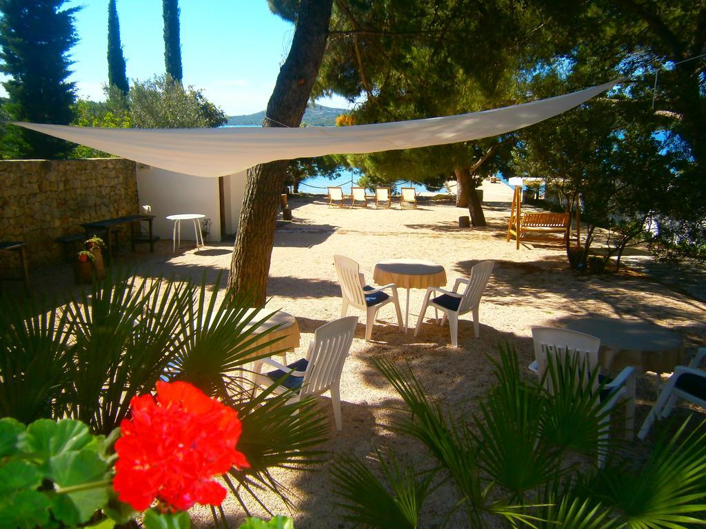 Bed & Breakfast Pansion Rade Hotel Pirovac Exterior foto