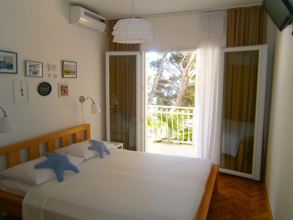 Bed & Breakfast Pansion Rade Hotel Pirovac Cameră foto